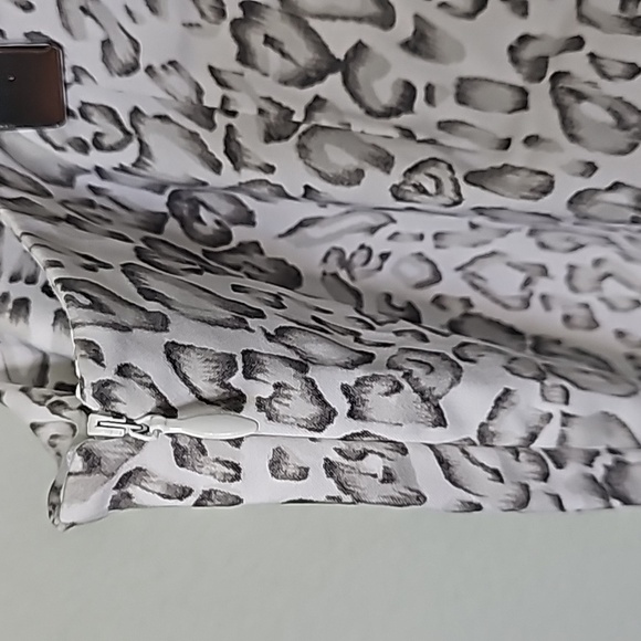 Chico's Mobwife Classy Neutral NWT size 4 Cheetah print crop pants XXL - Picture 5 of 9